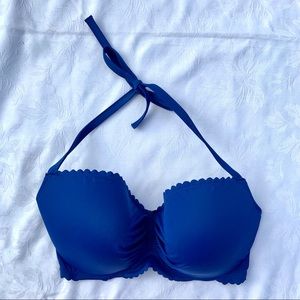 NWOT Victoria’s Secret Scalloped Bikini Top 36DDD